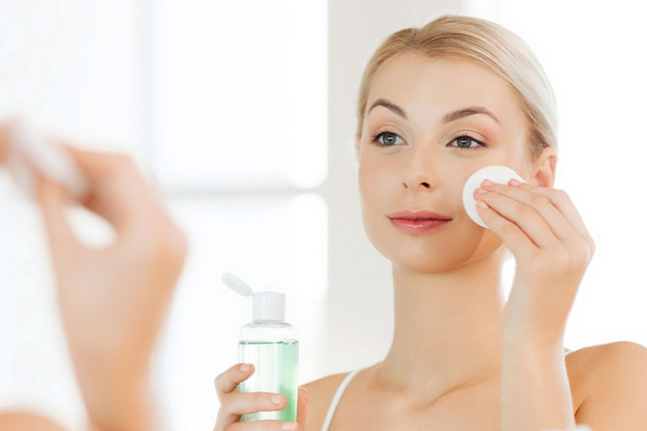 lihat cara double cleansing yang benar agar wajah bebas jerawat